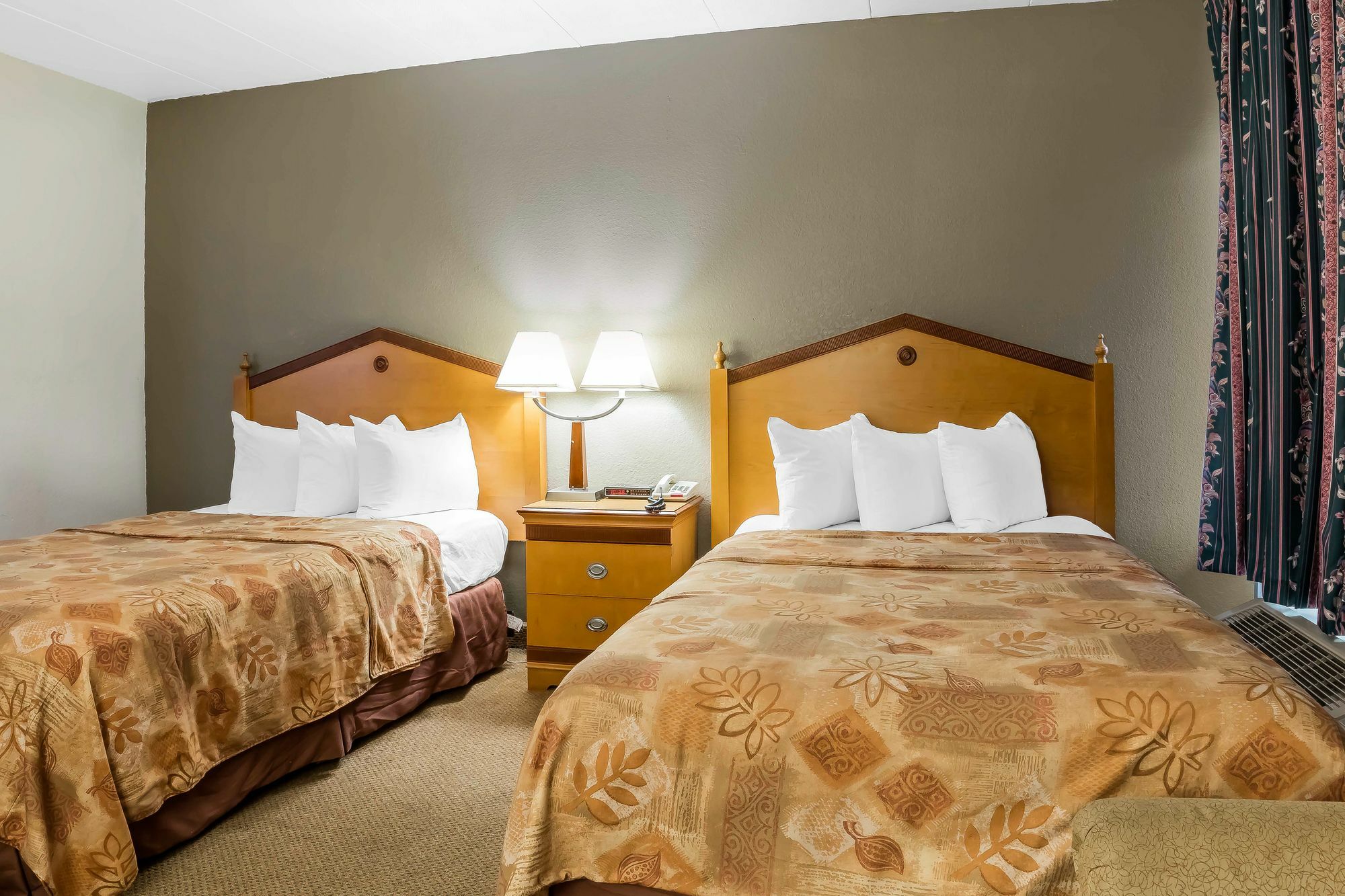 Lotus By Hotel Inn - Hot Springs Exterior photo